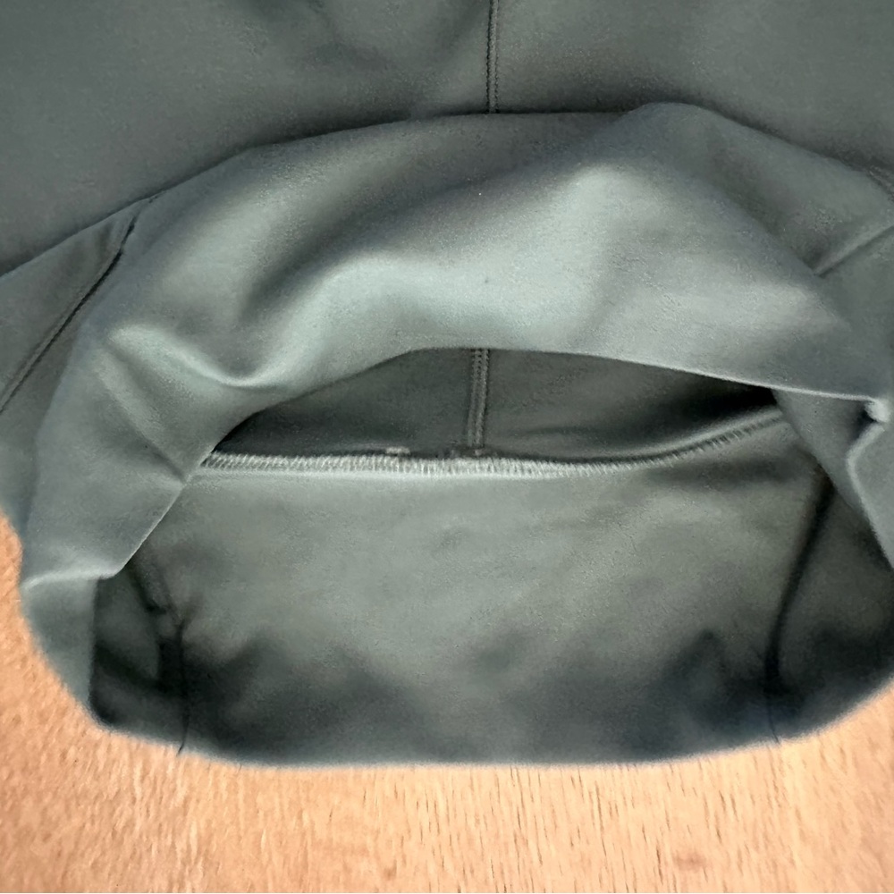 Vuori Butter Soft Leggings in Sage Green - Picture 3 of 6
